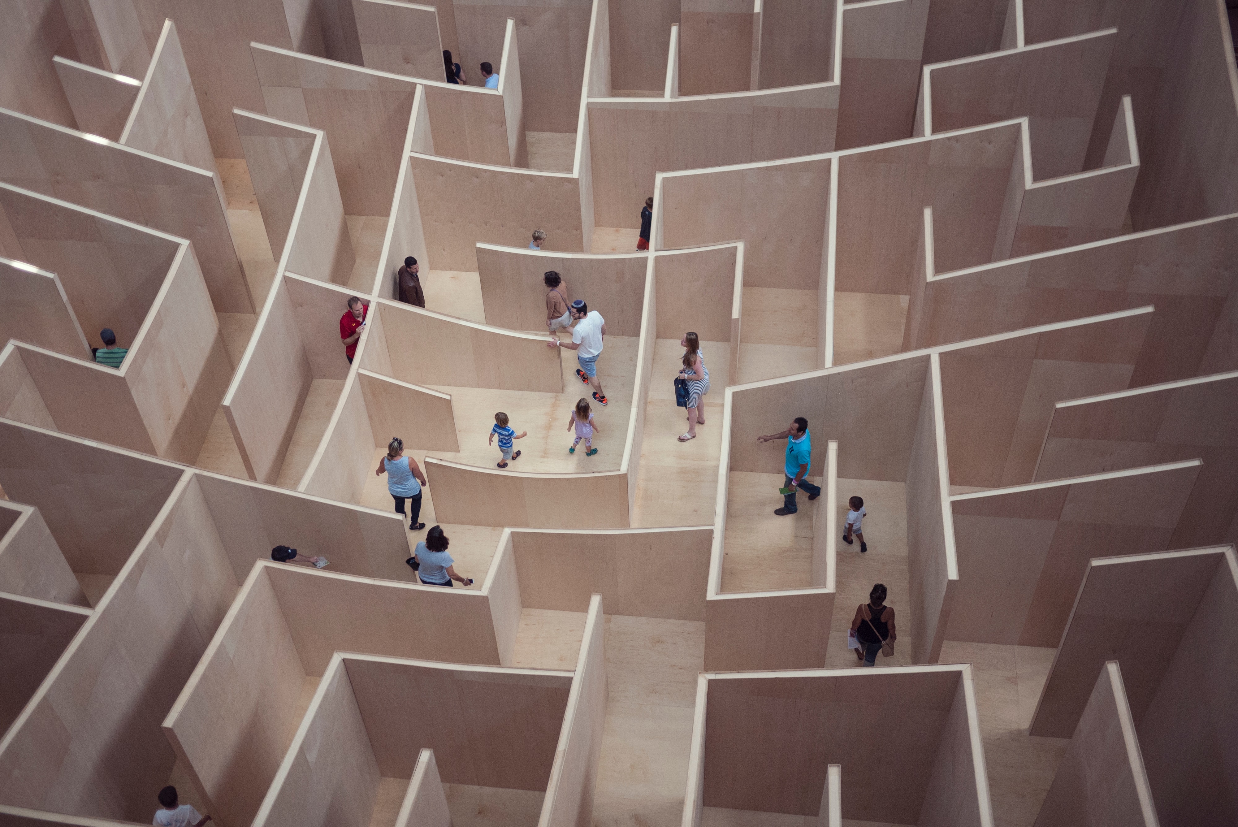 Distinguer trac, timidité, introversion et manque de confiance en soi